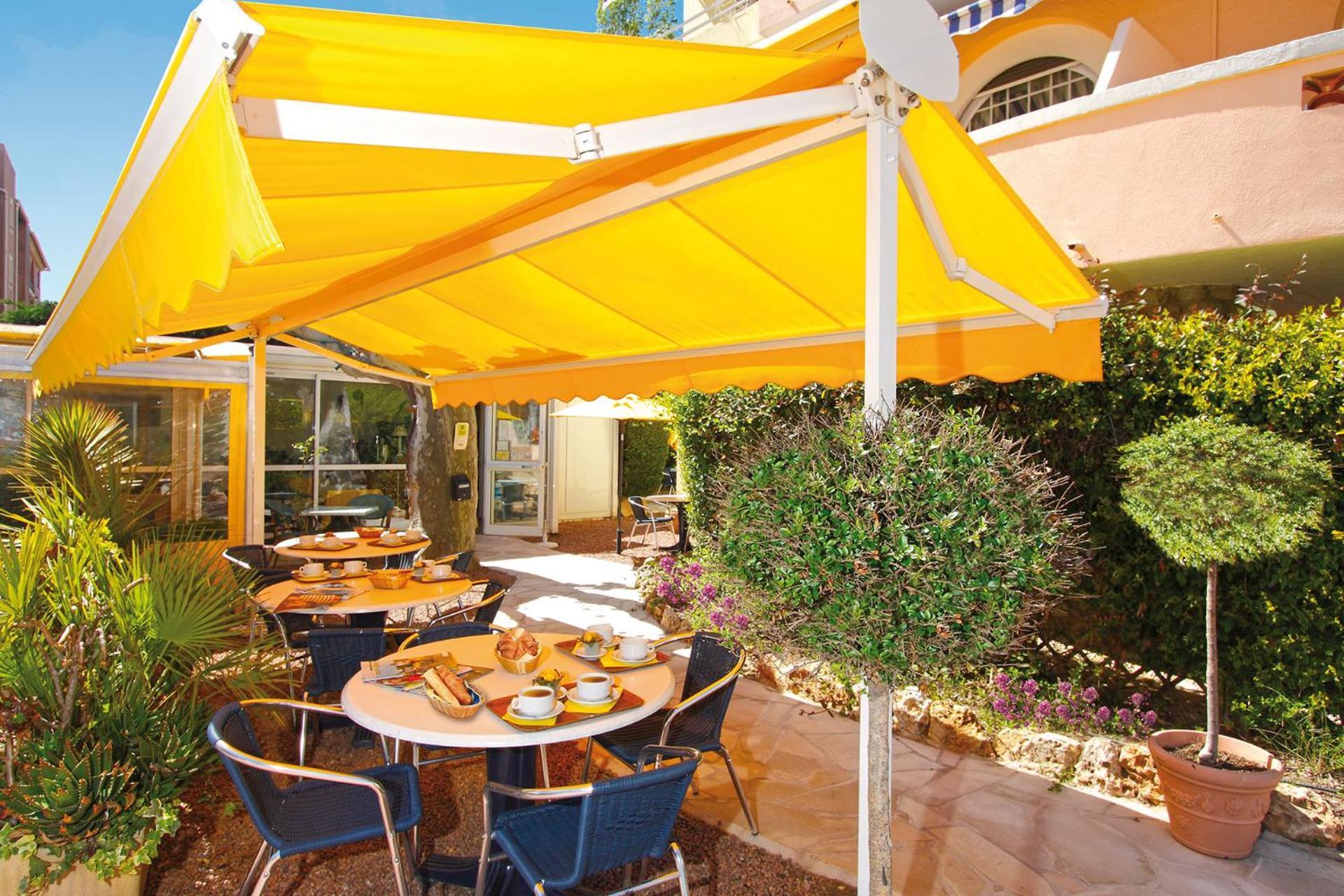 Logis Hotel l'Esterella Saint-Raphaël Buitenkant foto